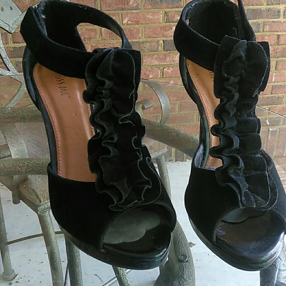 ladies footwear near me